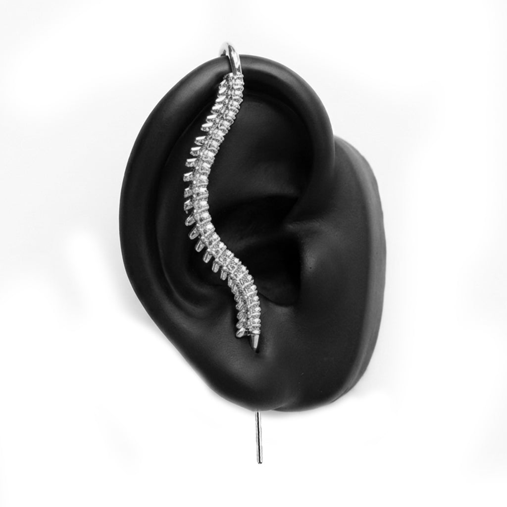 Spine-Chilling ear cuff in silver, right-ear version