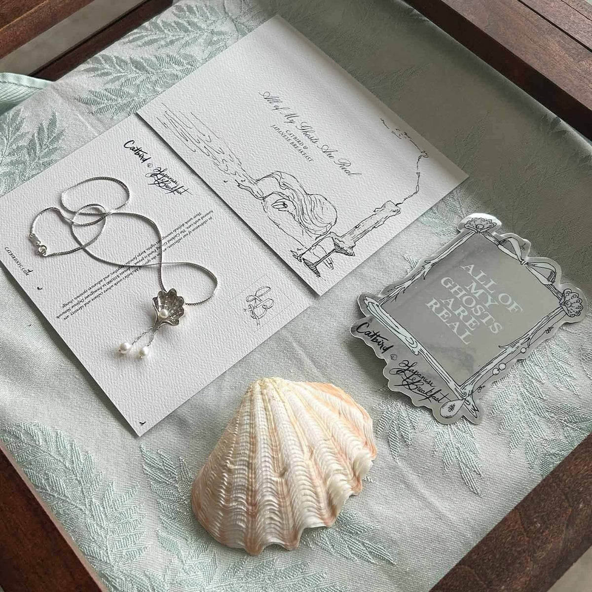 Avaline Venus From A Shell Gold Charm