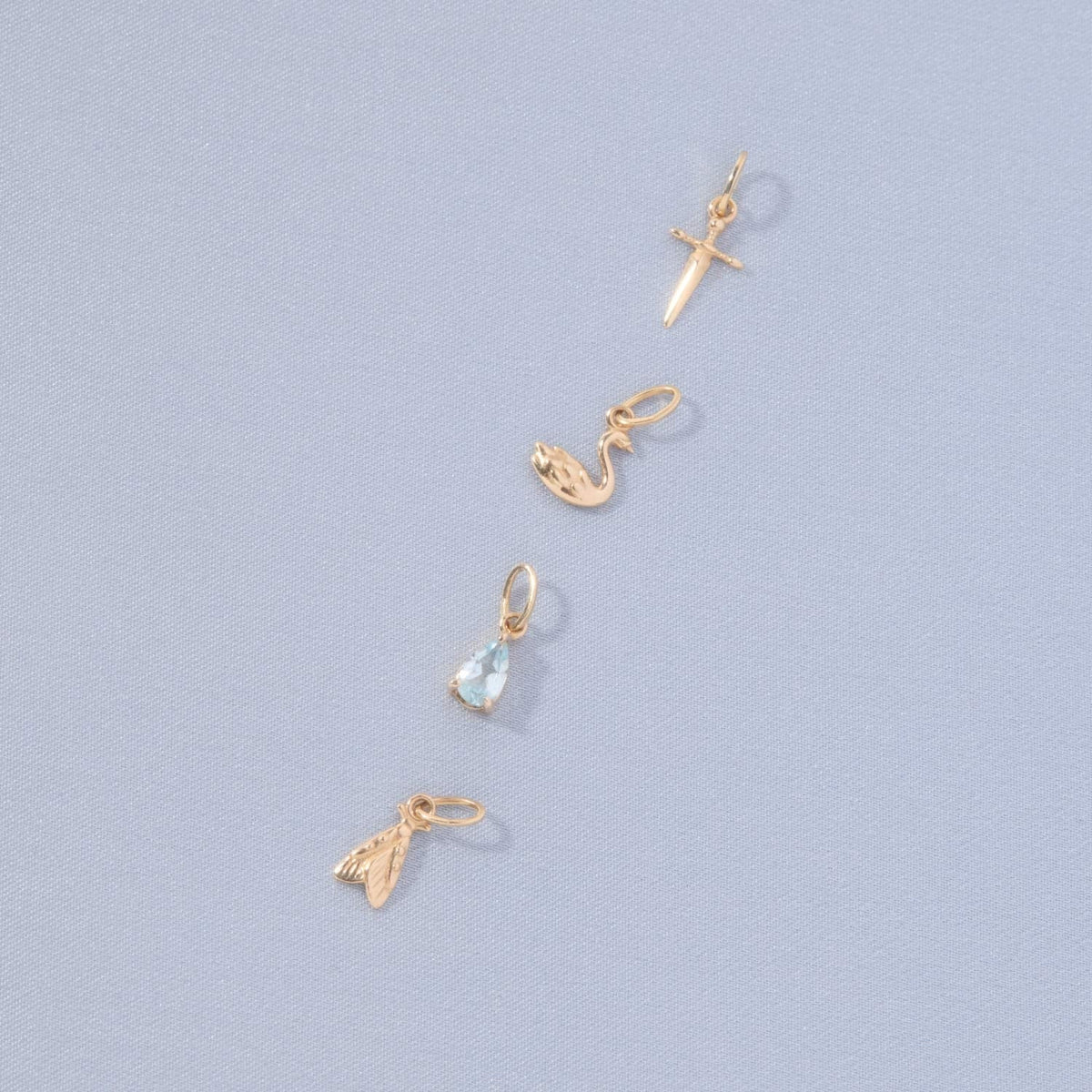 Avaline Make You Blue Swan Charm