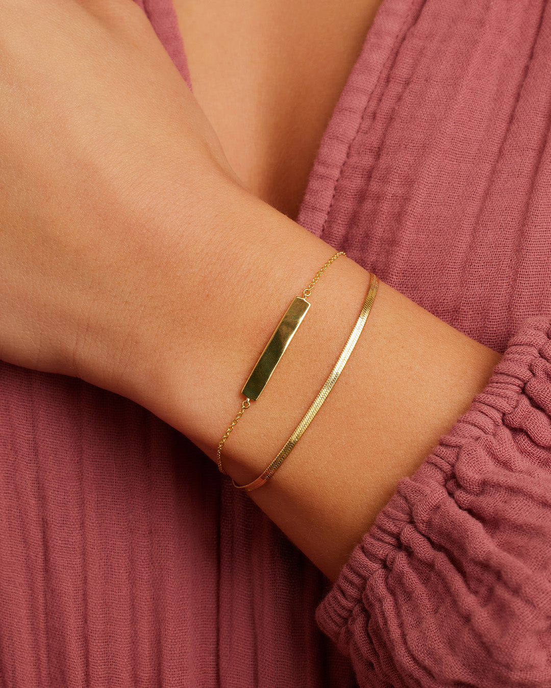Avaline Bespoke Plate Adjustable Bracelet (gold)