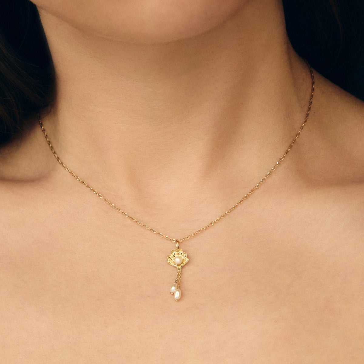 Avaline Venus From A Shell Gold Charm