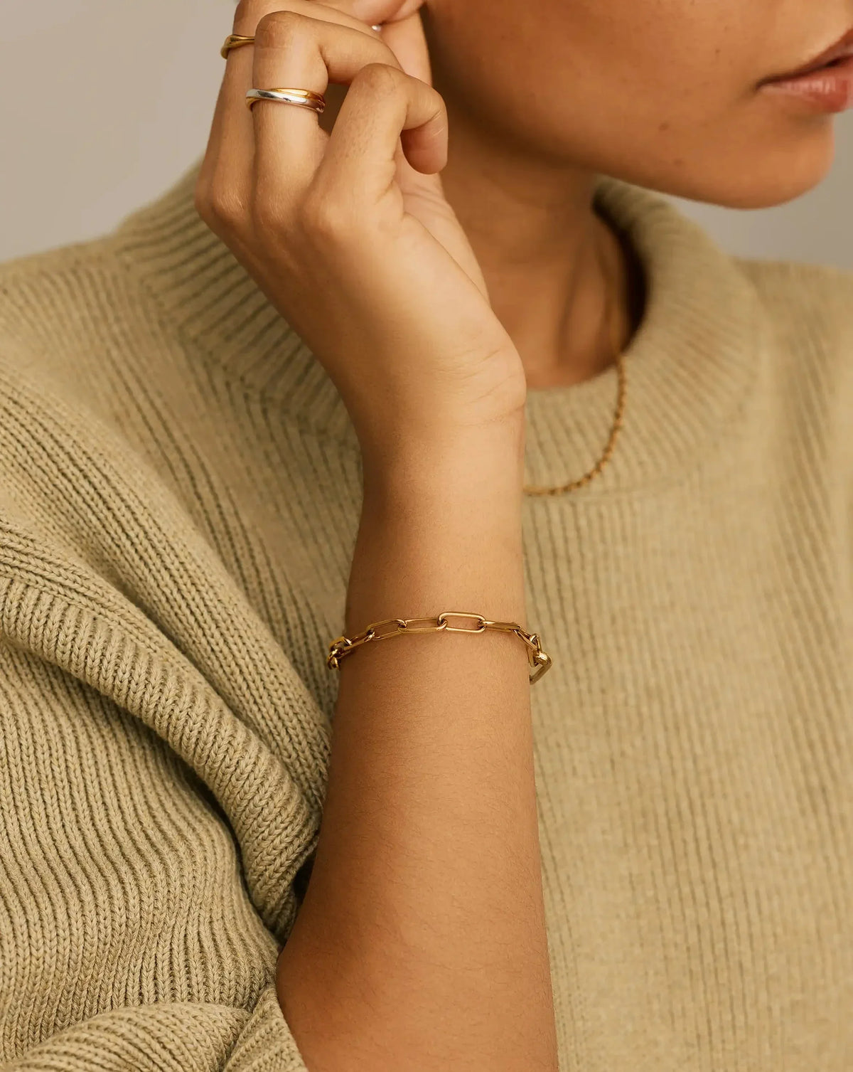 Avaline Classic Paperclip Chain Bracelet