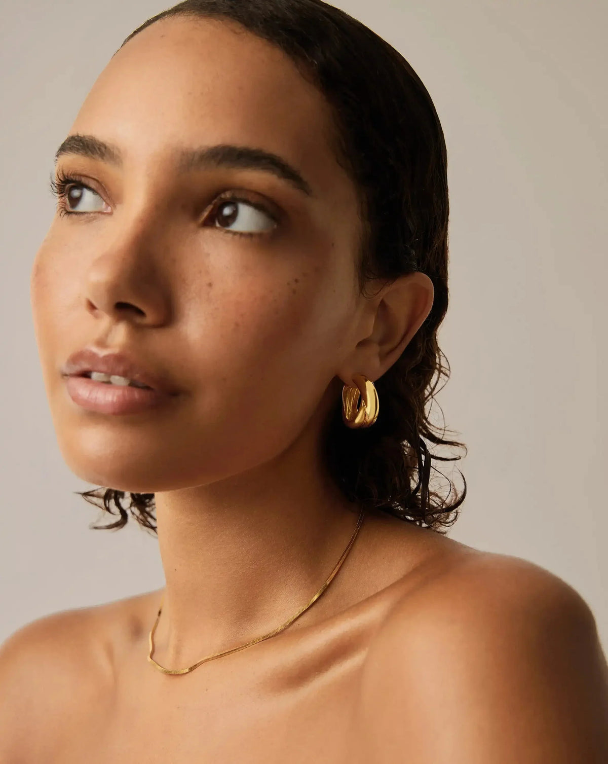 Avaline Lucy Williams Chunky Medium Entwine Hoop Earrings