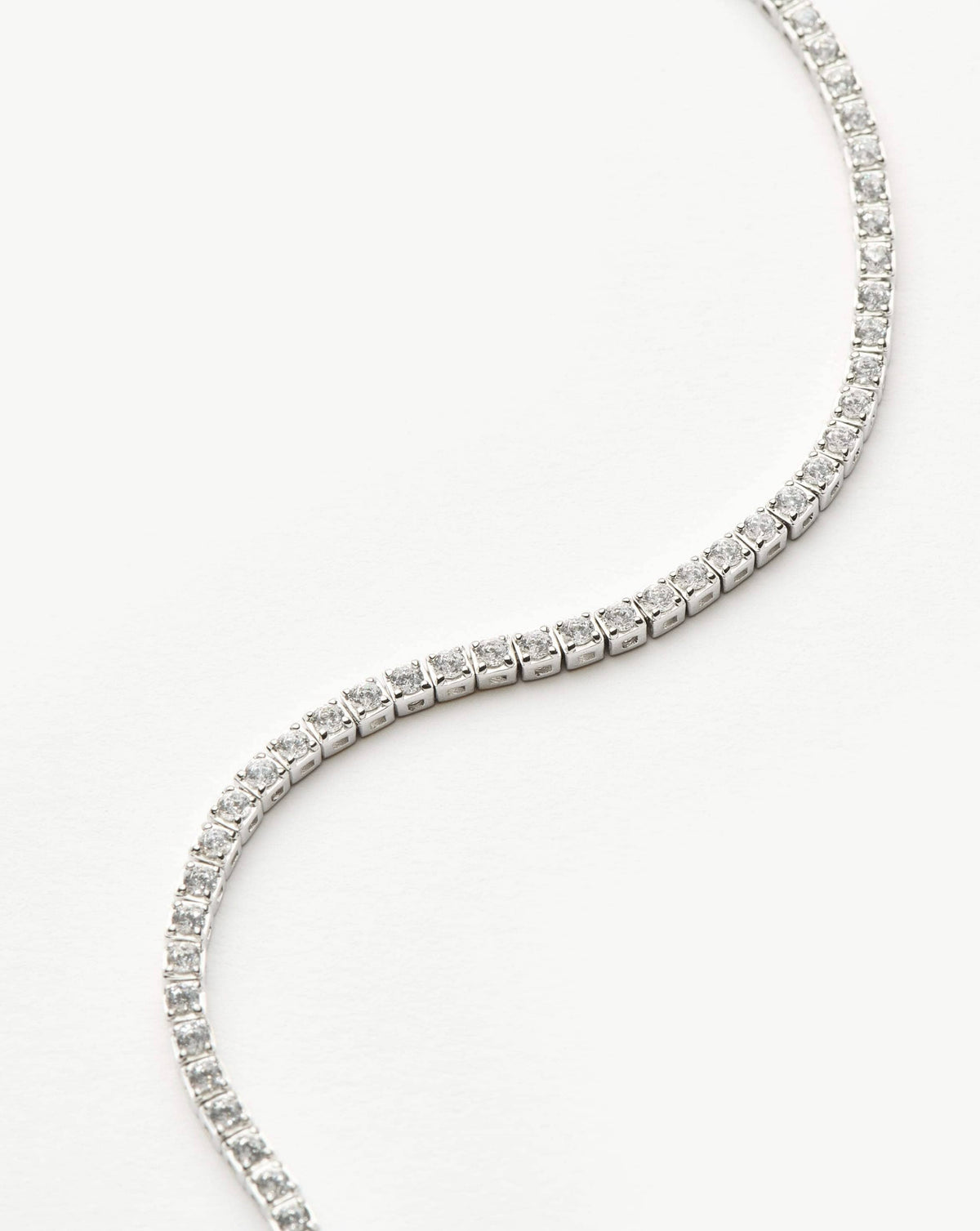 Avaline Solid Gold Diamond Tennis Bracelet