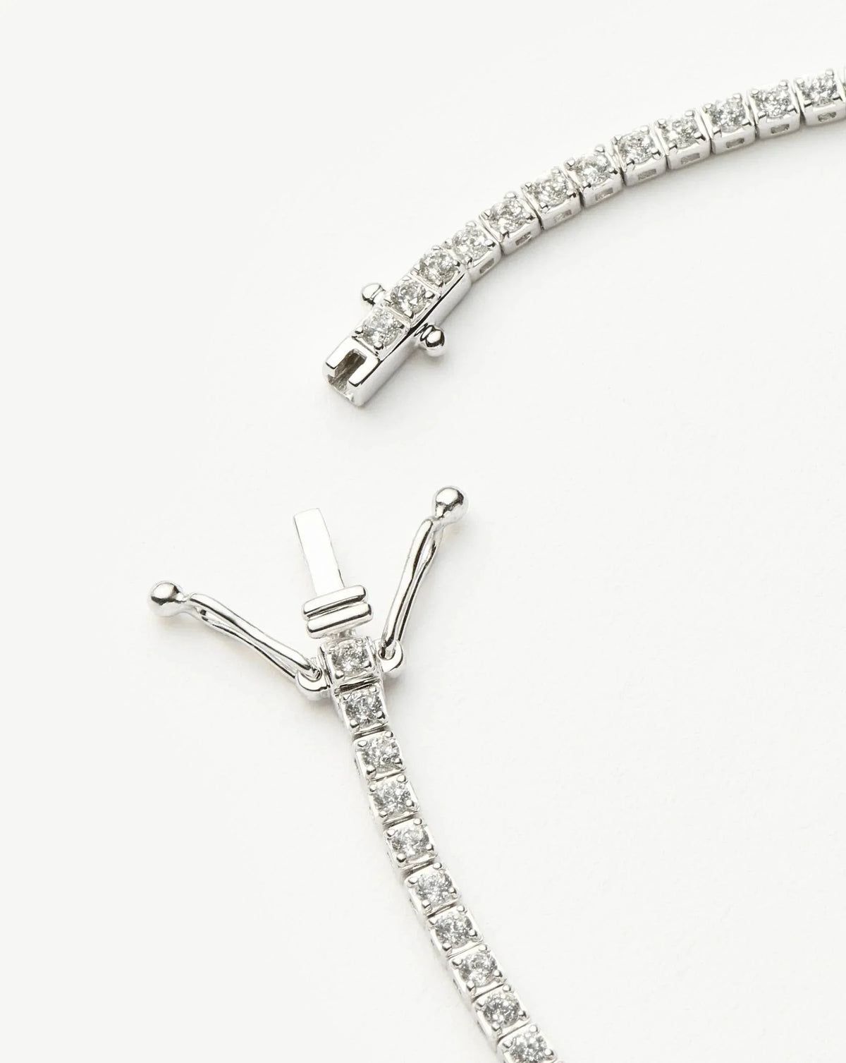 Avaline Solid Gold Diamond Tennis Bracelet