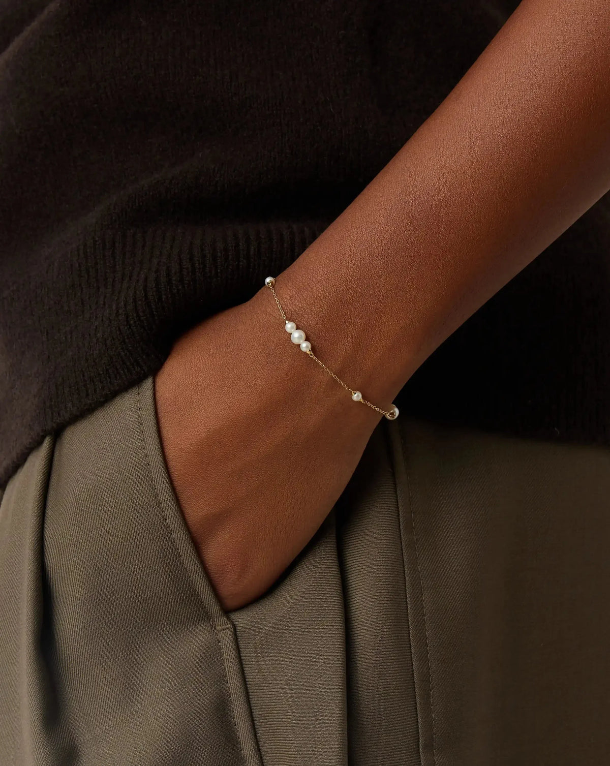 Avaline Solid Gold Pearl Chain Bracelet